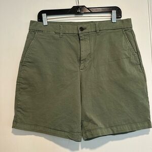 NWOT GAP Womens Dusty Green Sz: 32 - 8” Chino Stretch Shorts. Slash Pockets.